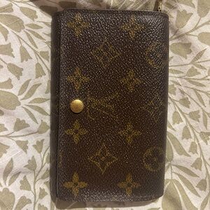 Louis Vuitton Brown Monogram Key Holder